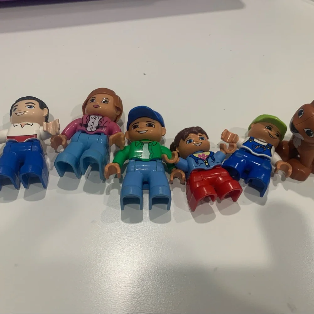 Lego Duplo family Colorful Kids Toy Figures Set cat mom dad kids